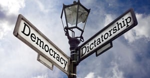 Autokratiat vastaan demokratiat